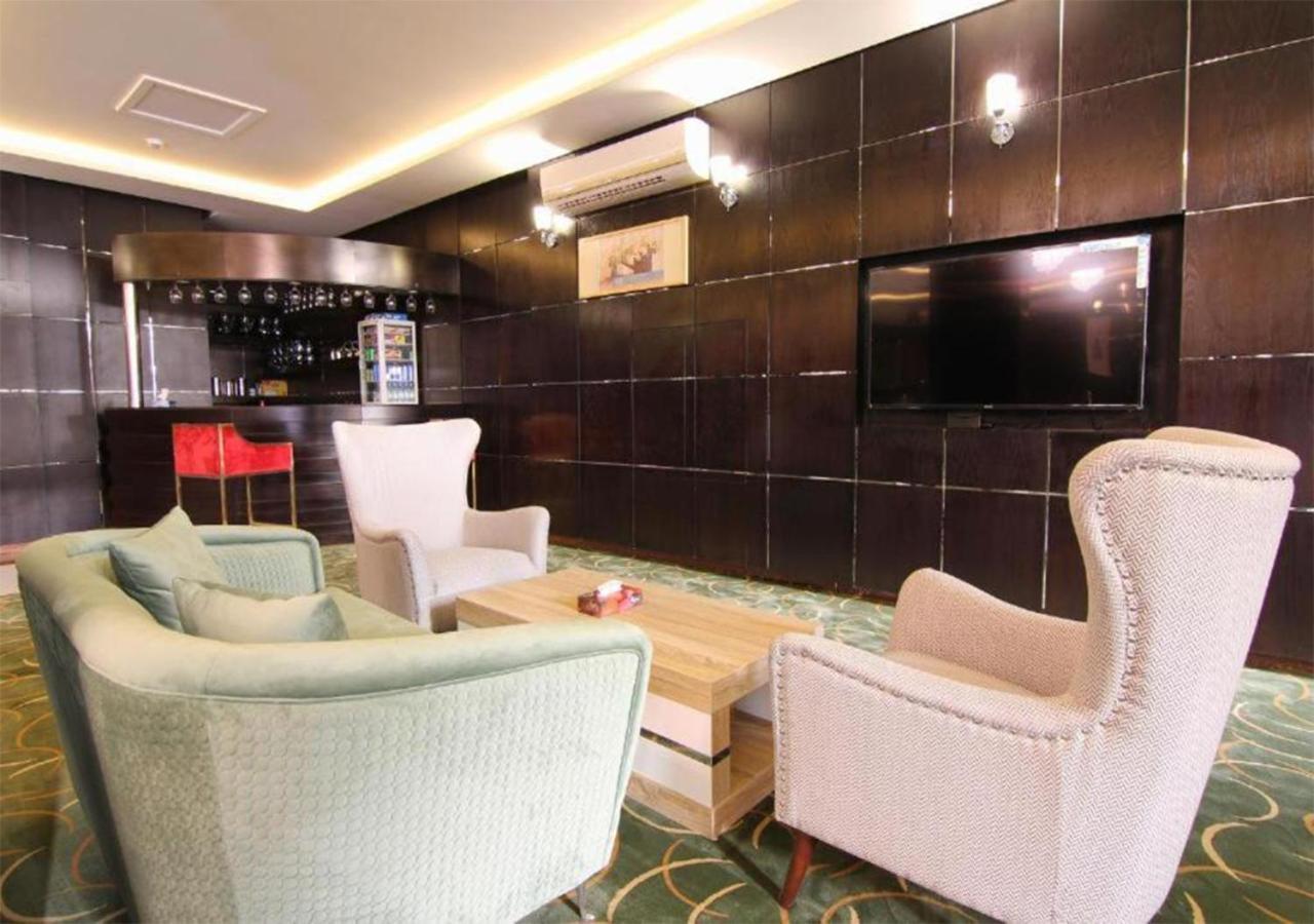 هذا منزلى الحمراء Riade Exterior foto