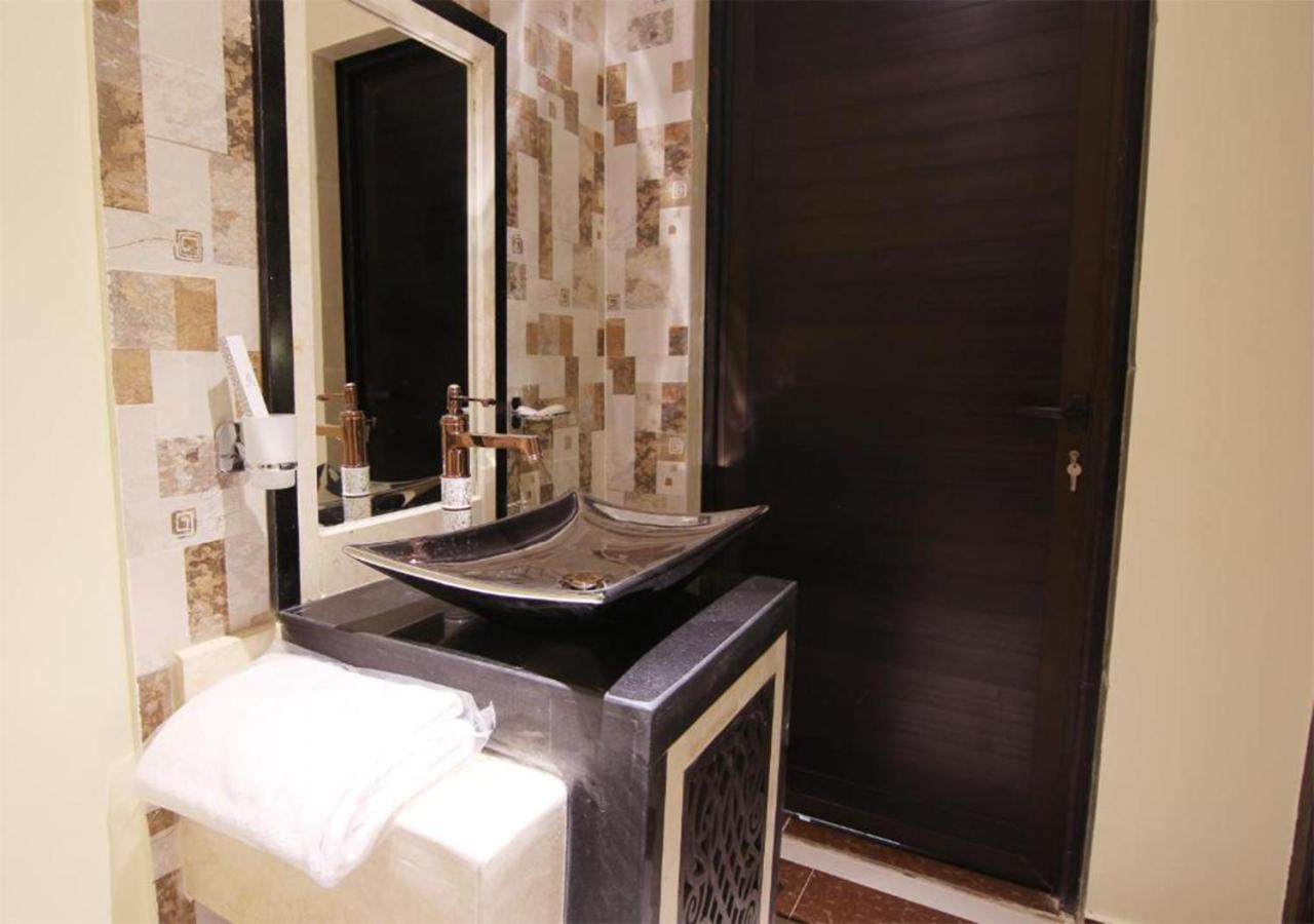 هذا منزلى الحمراء Riade Exterior foto