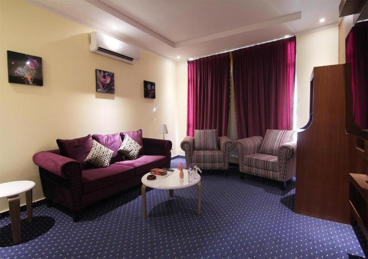 هذا منزلى الحمراء Riade Exterior foto